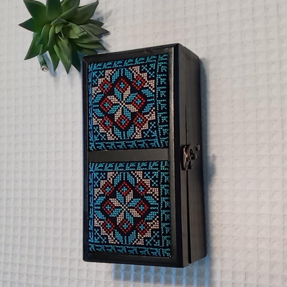Vintage Embroidered Panel Wooden Jewelry Box With Removable Interior Seperator